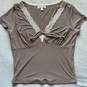 Women’s lace top